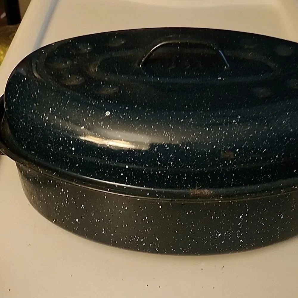Enamelware Speckled Black Roaster